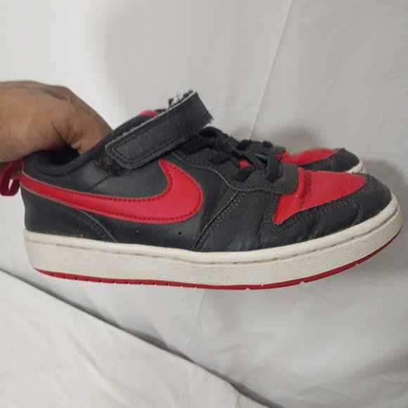Size 2.5Y Kids - Nike Court Borough 2 Low White Black University Red - Picture 1 of 2